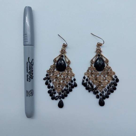 ⭐2 for $10⭐ Black gold chandelier earrings - Picture 3 of 3